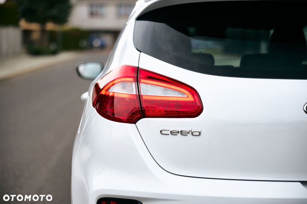 Kia Ceed 1.6 T-GDI GT-Track - 13