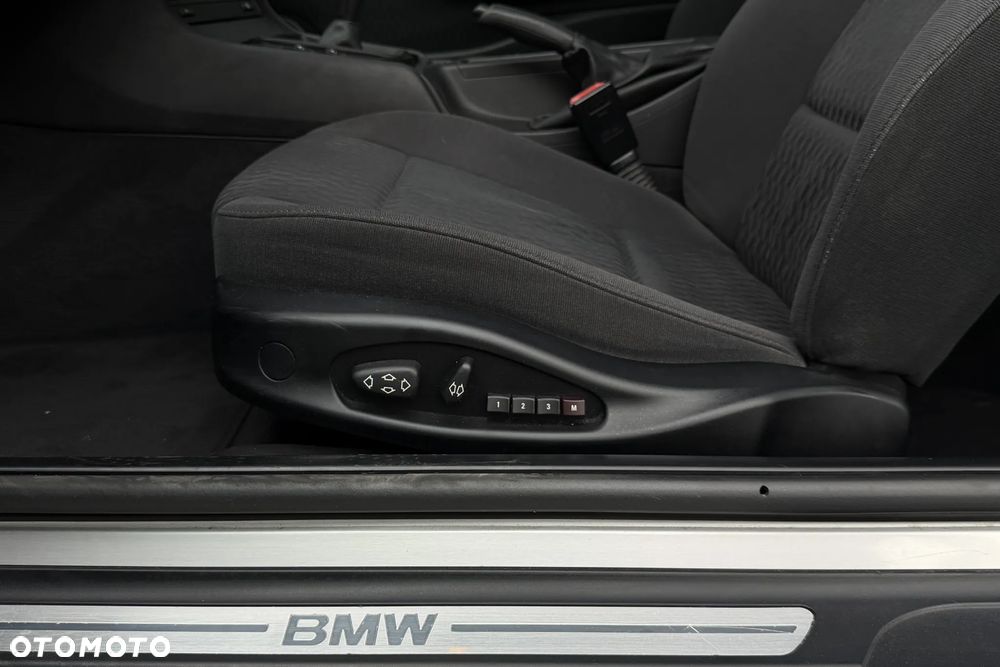 BMW Seria 3 323 CI - 16