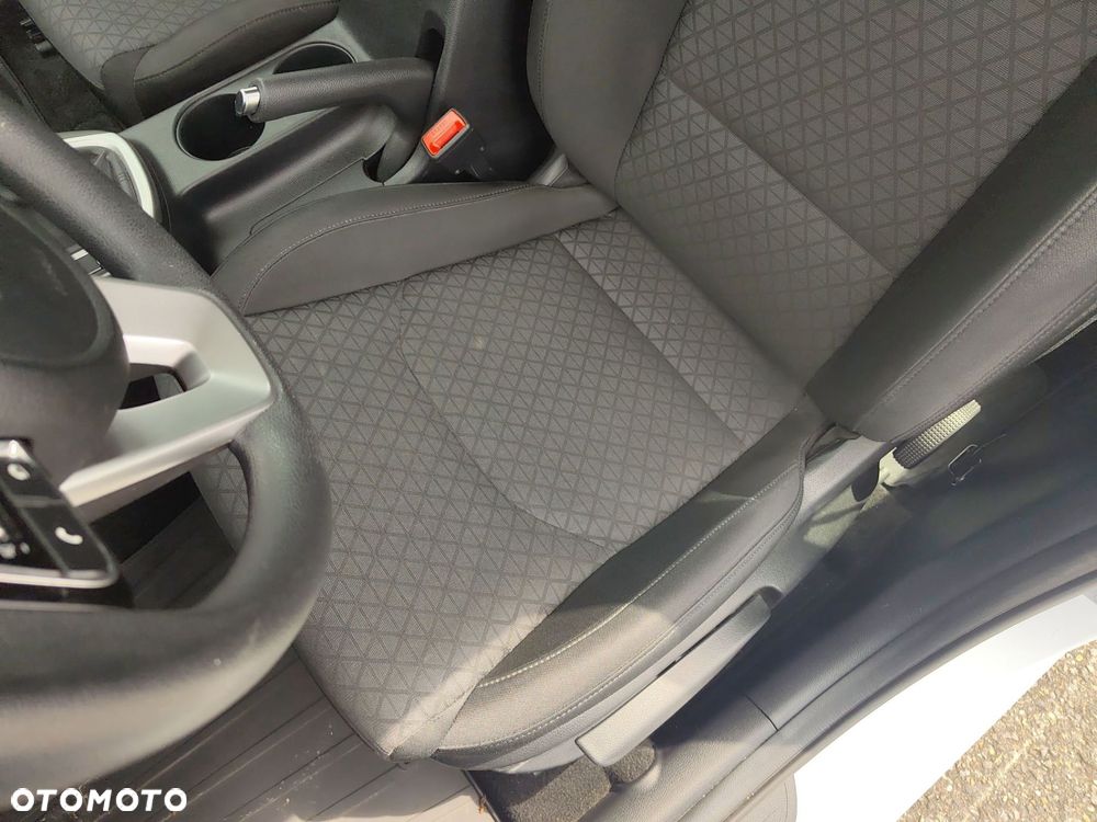 Kia Ceed - 12