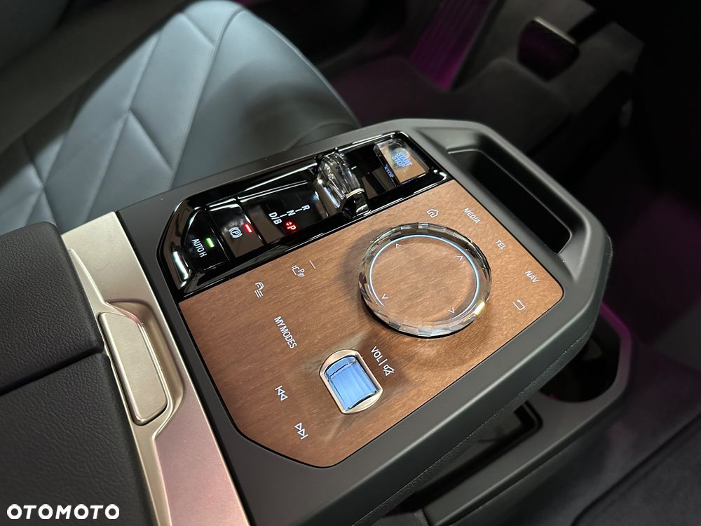 BMW iX xDrive40 76.6kWh - 14
