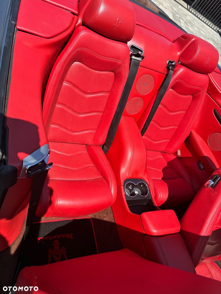 Maserati GranCabrio - 11