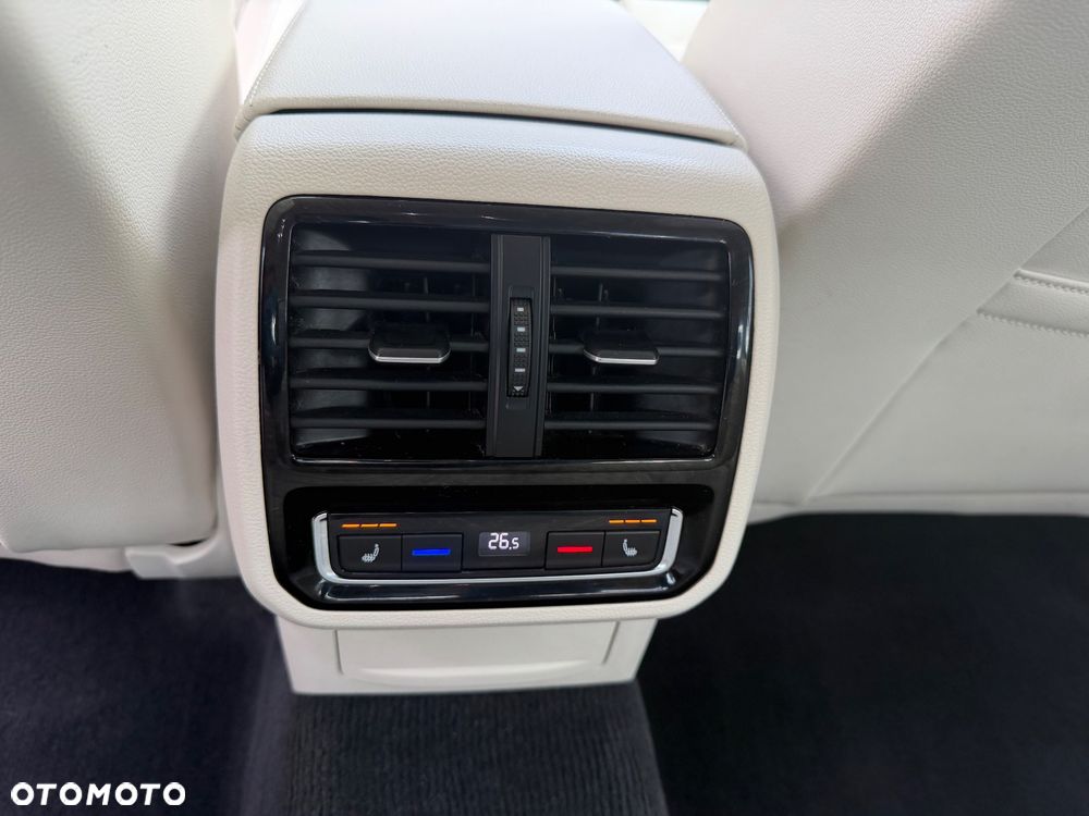 Volkswagen Passat 2.0 TSI 4Mot Elegance DSG - 24