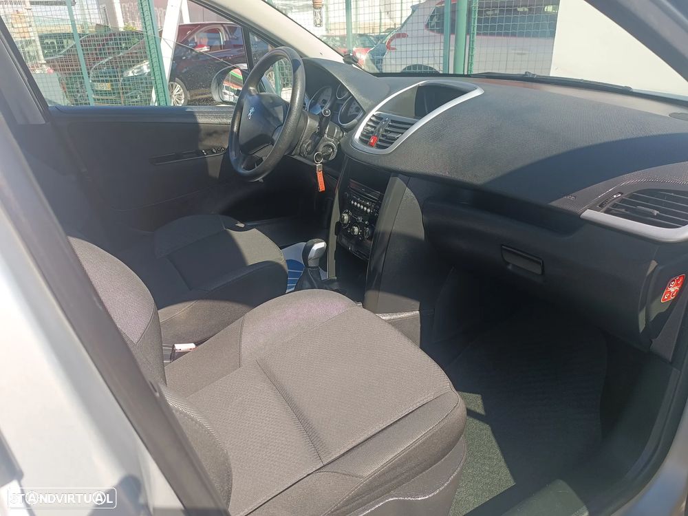 Peugeot 207 1.4 16V Trendy - 27
