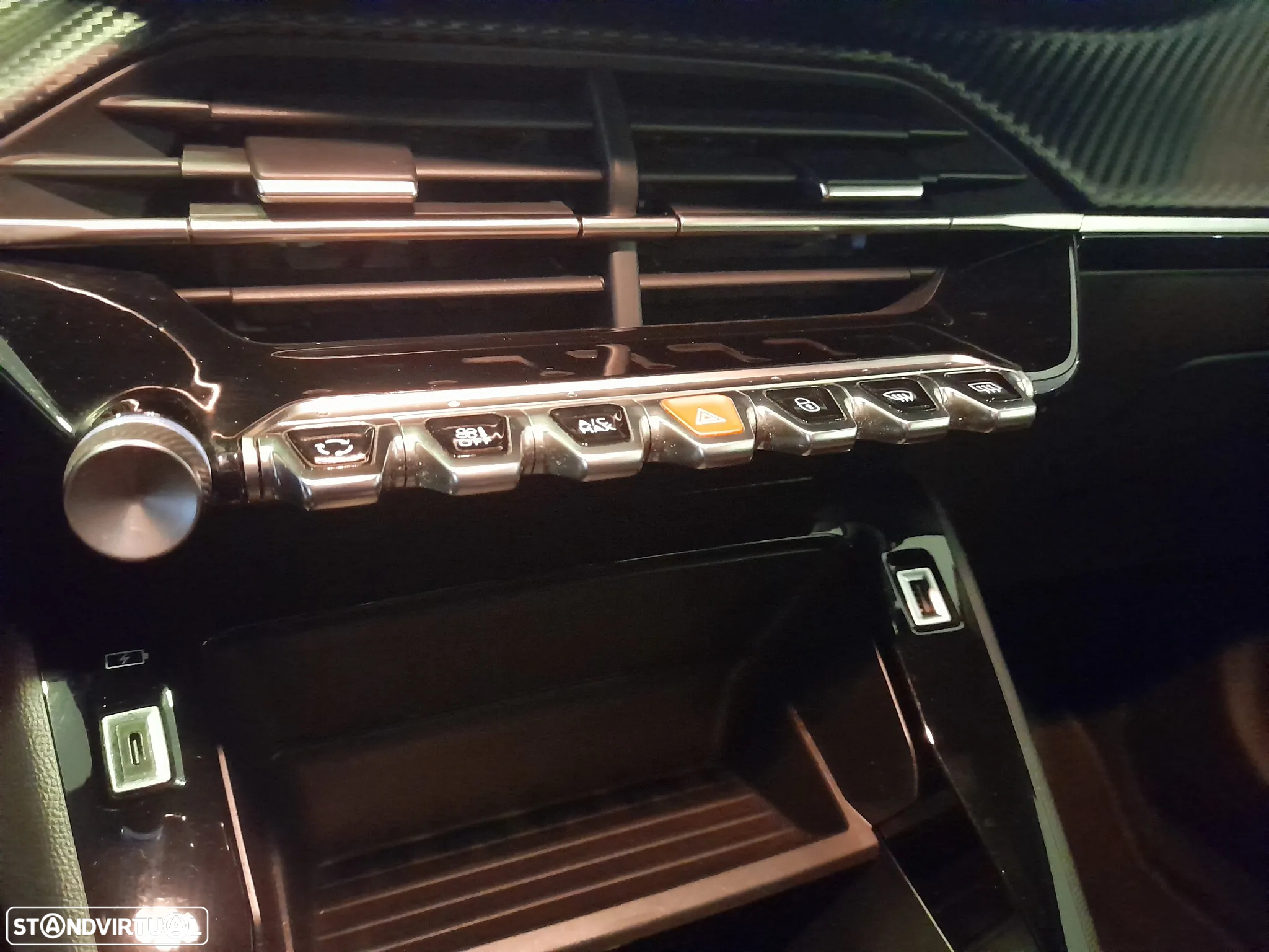 Peugeot 2008 1.2 PureTech Active - 12