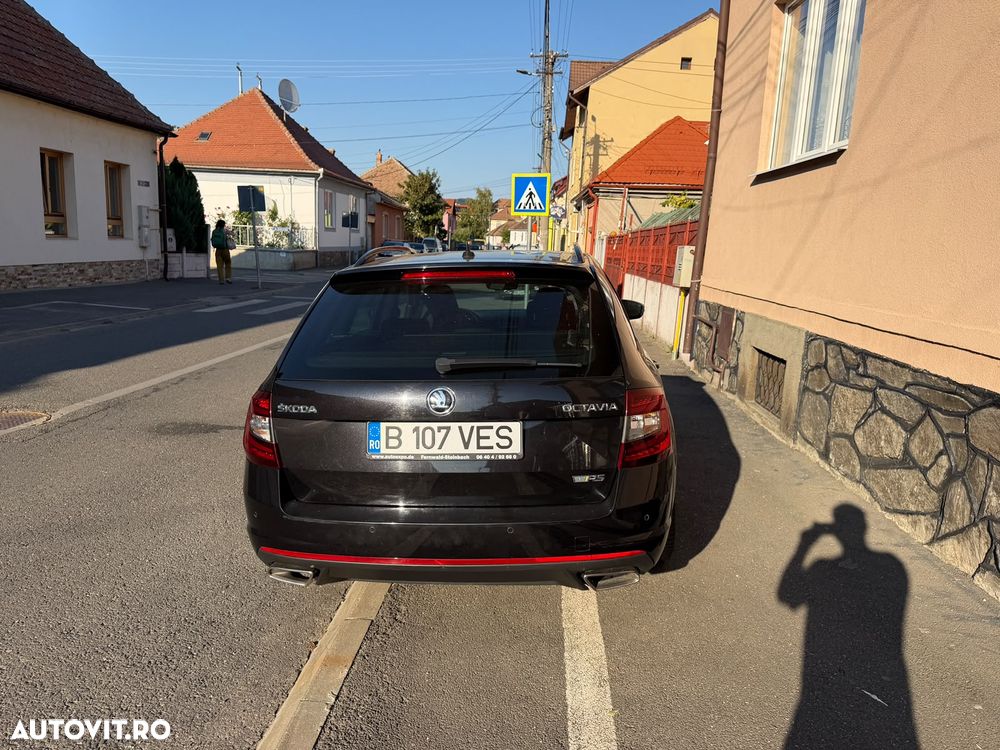 Skoda Octavia 2.0 TDI DSG RS - 3