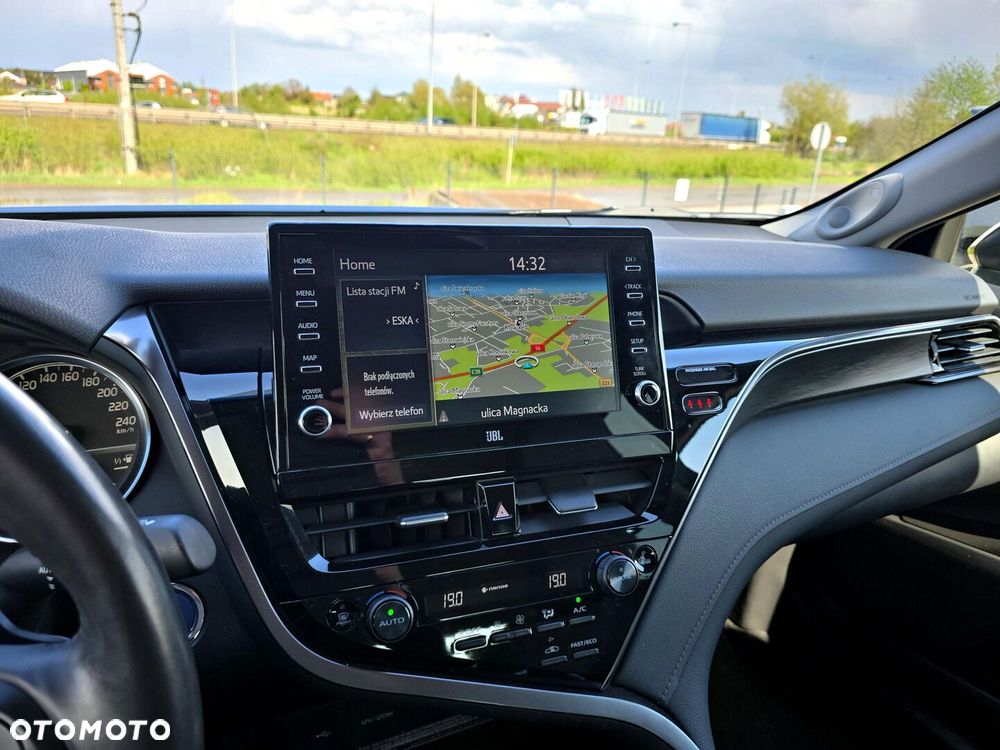 Toyota Camry 2.5 Hybrid Executive CVT - 17