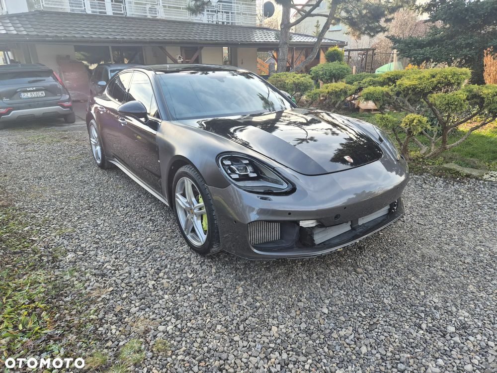 Porsche Panamera 4 E-Hybrid - 3