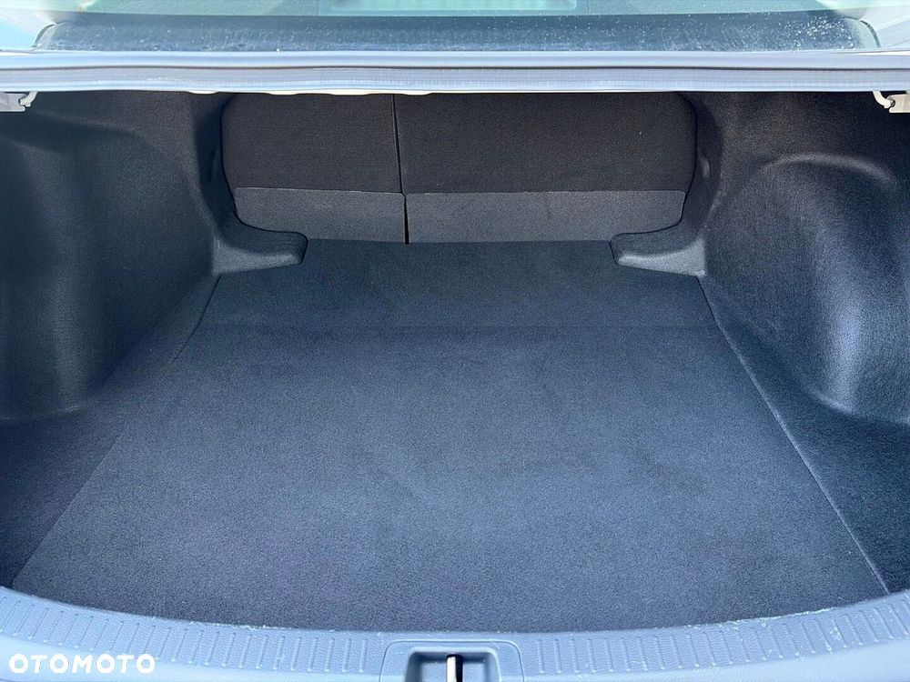 Toyota Corolla 1.8 Hybrid Comfort - 18