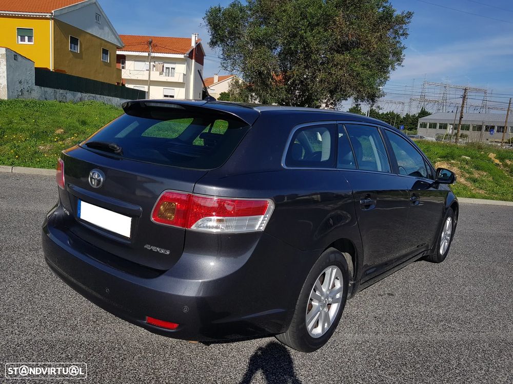 Toyota Avensis SW 2.0 D-4D Exclusive - 5