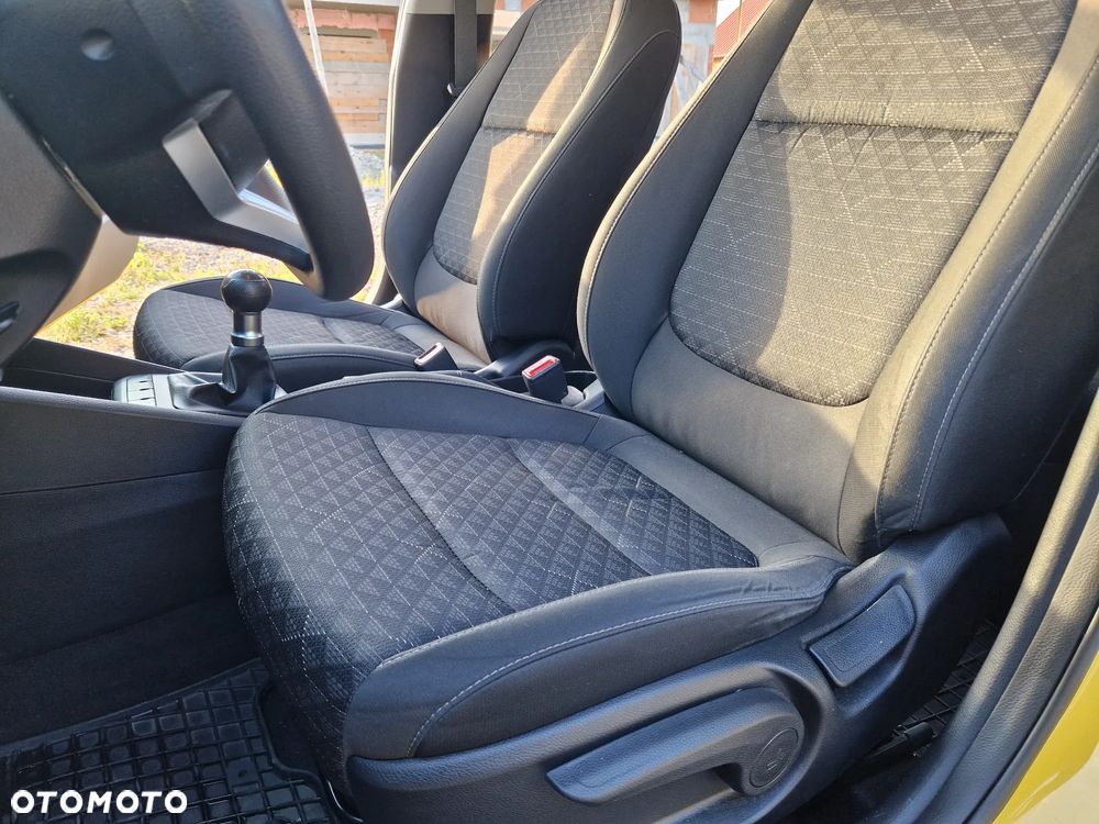 Kia Rio 1.2 L - 23