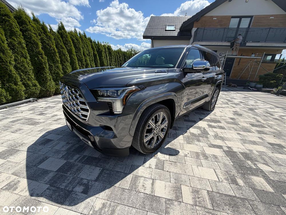 Toyota Sequoia - 5