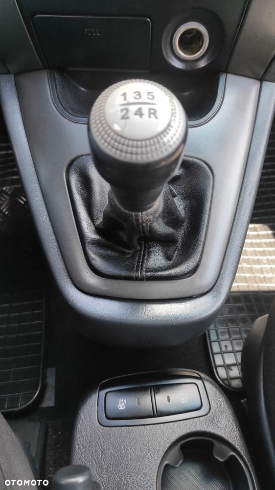 Hyundai Tucson 2.0 Comfort 2WD - 17