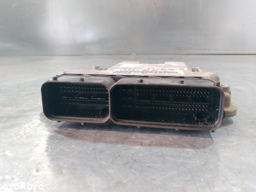 KOMPUTER, STEROWNIK AUDI A3 ( 8P1 ) 06F906056CP   0261S02065 2.0 FSI - 1