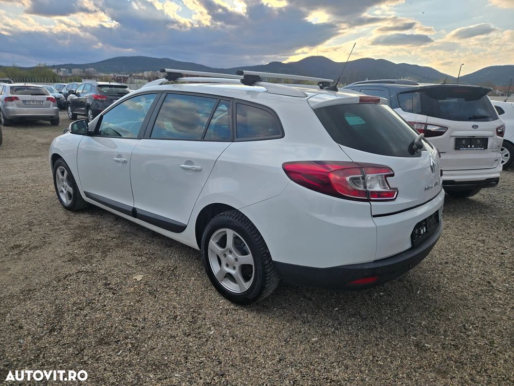 Renault Megane dCi 90 FAP Paris - 3