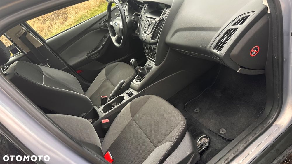 Ford Focus 1.6 Ambiente - 12