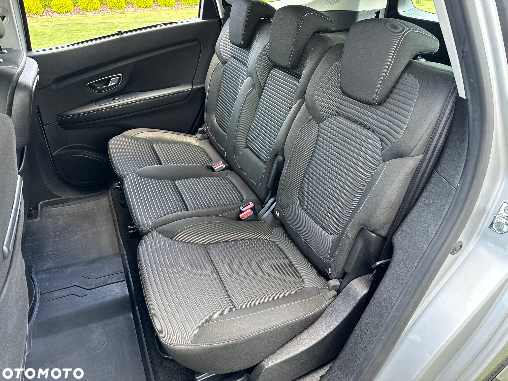 Renault Grand Scenic BLUE dCi 120 LIMITED - 37