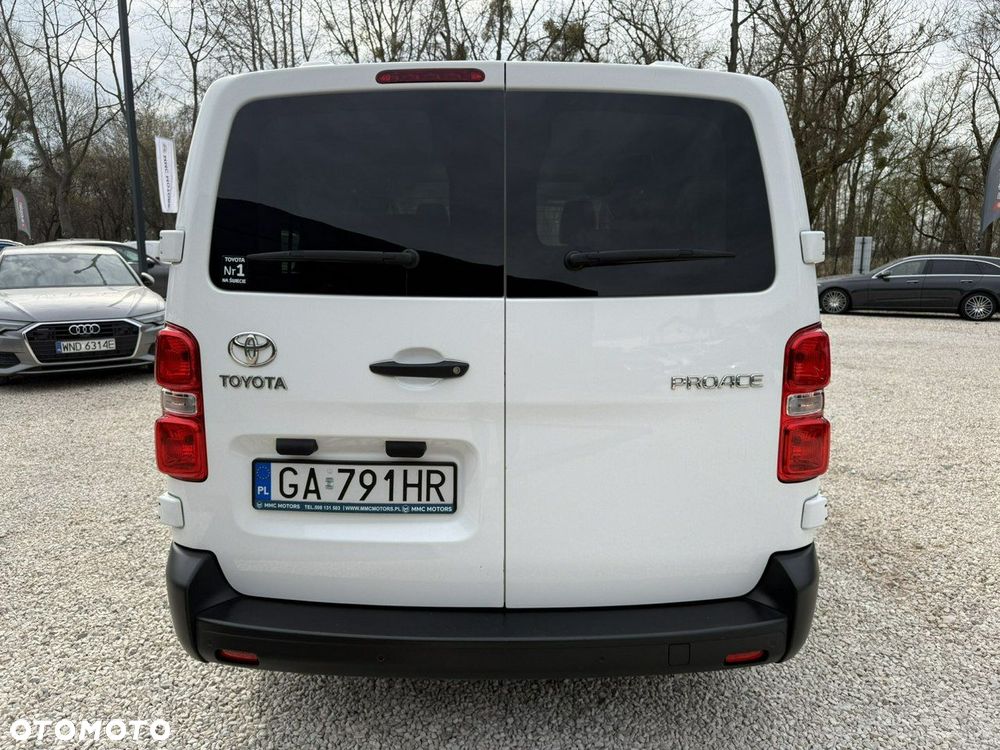 Toyota Proace Verso - 13