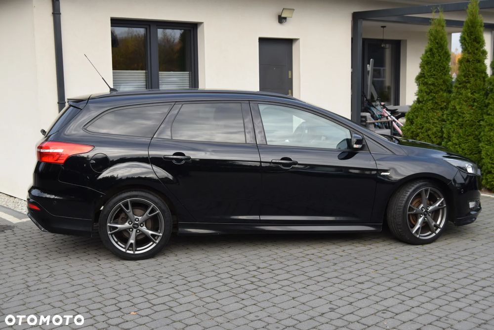 Ford Focus 1.5 TDCi ST-Line - 12