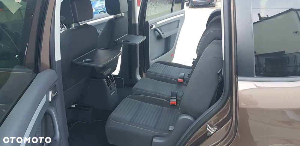 Volkswagen Touran 1.6 TDI DPF BlueMotion Technology DSG Cup - 11