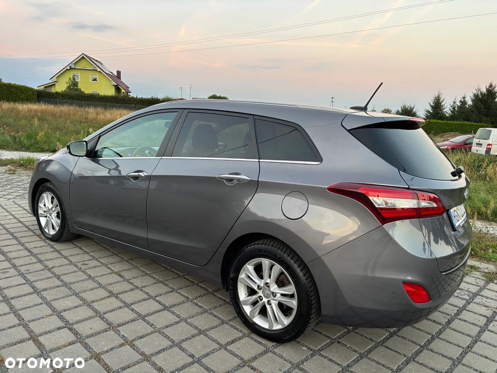 Hyundai i30 blue 1.6 CRDi Passion - 15