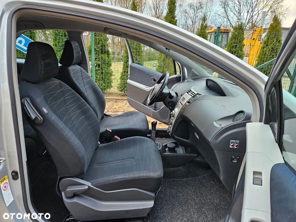 Toyota Yaris - 11