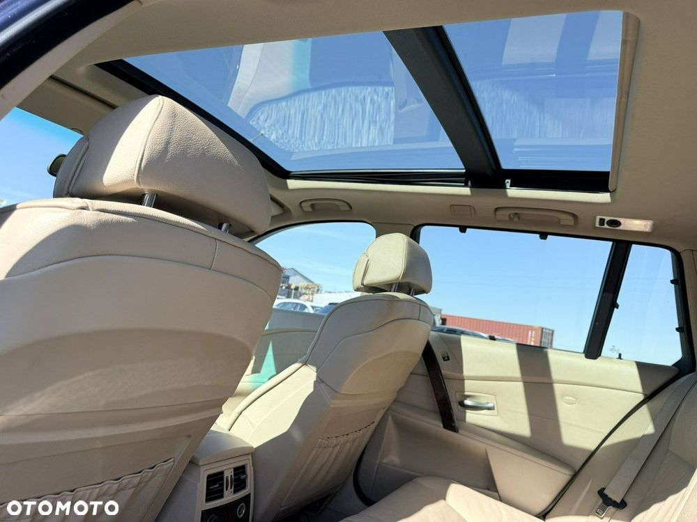 BMW Seria 5 525d - 16
