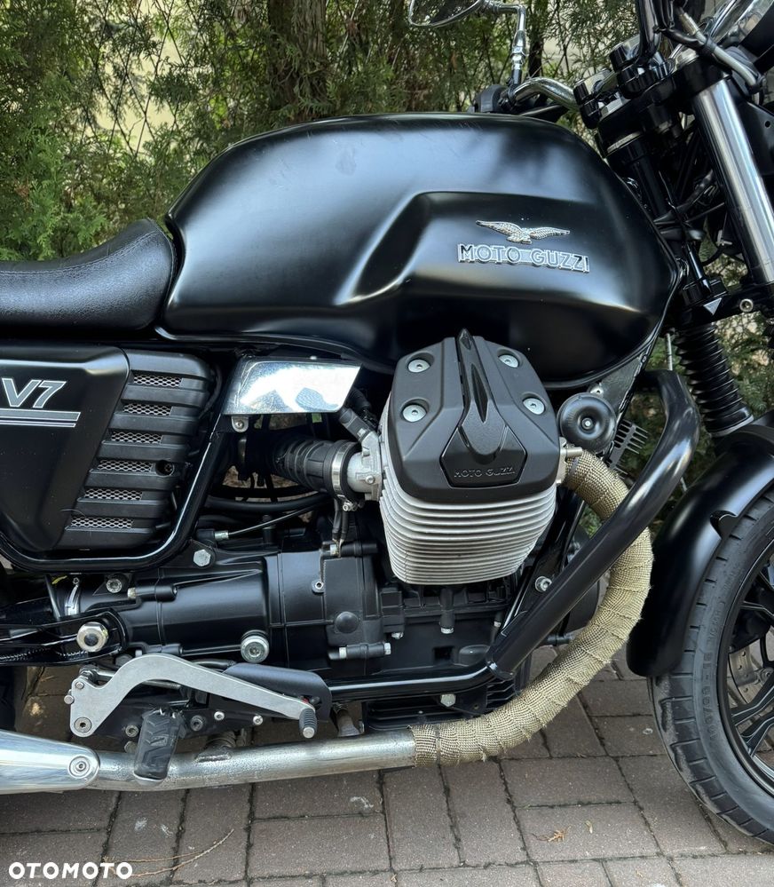 Moto Guzzi V7 - 4
