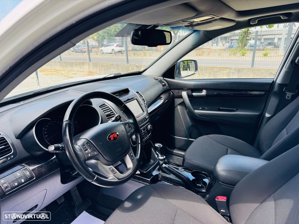 Kia Sorento 2.0 CRDi TX Tecto Panorâmico - 19