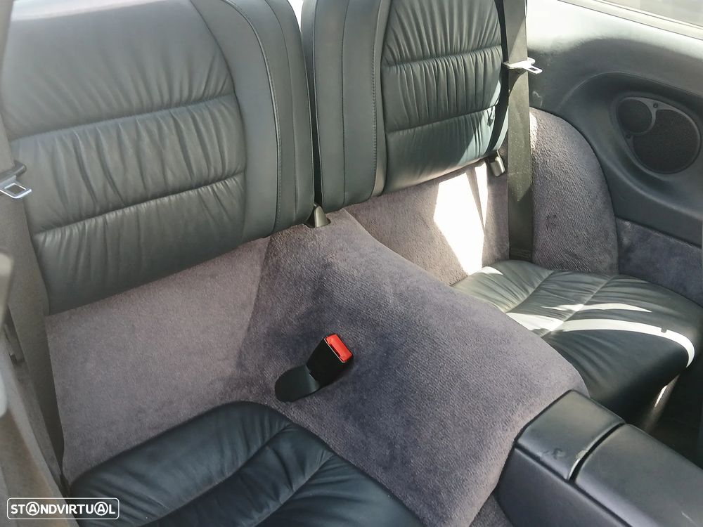 Porsche 911 Série F - 21