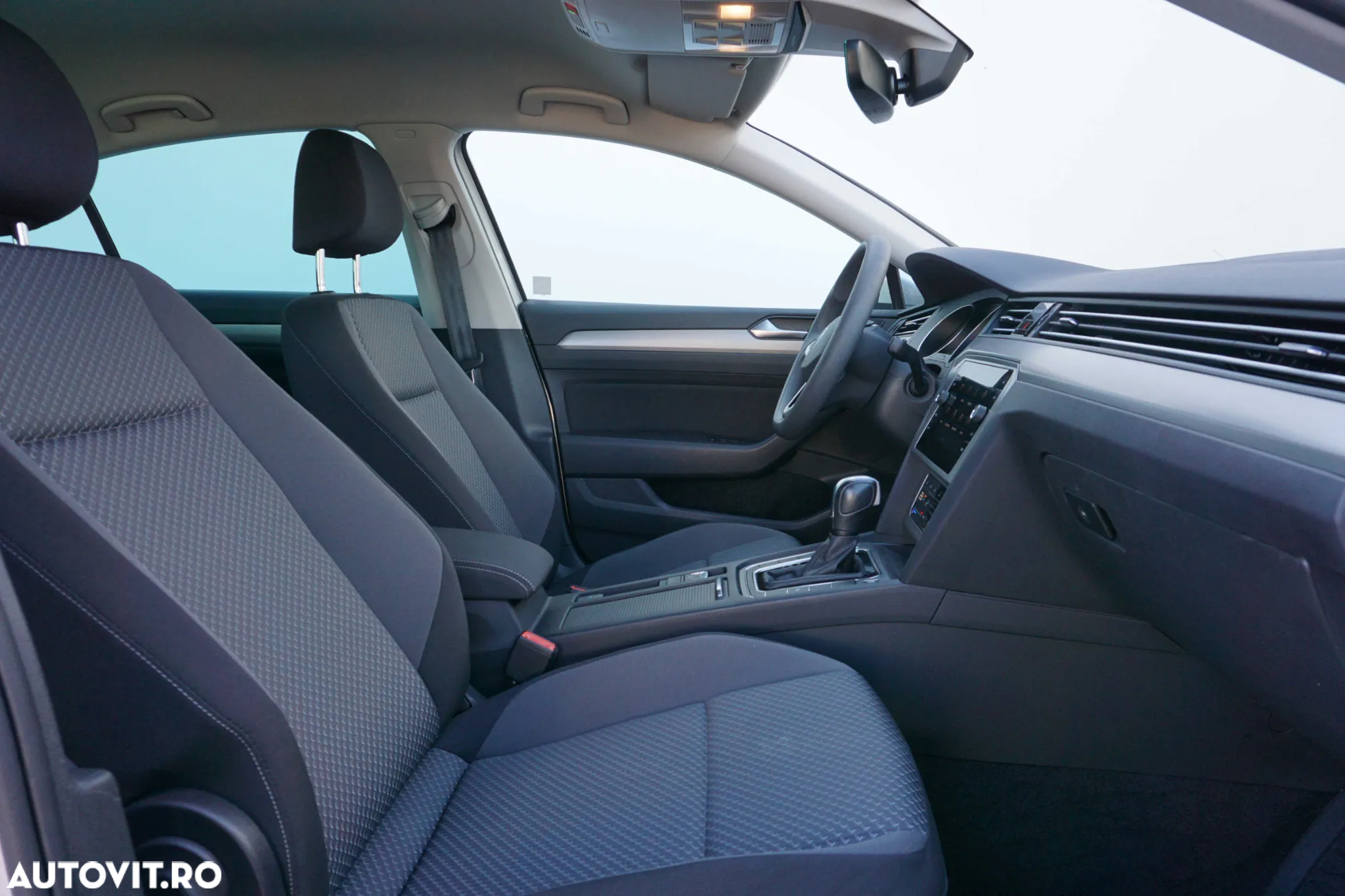 Volkswagen Passat 2.0 TDI DSG Advance - 26