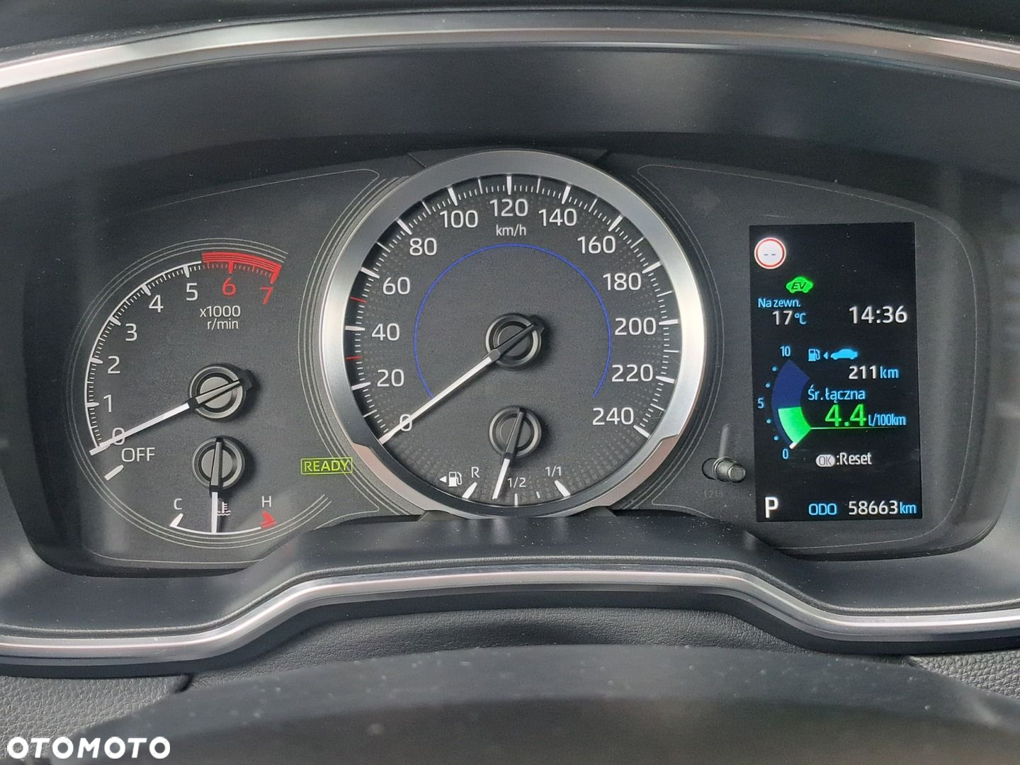 Toyota Corolla 1.8 Hybrid Comfort - 10