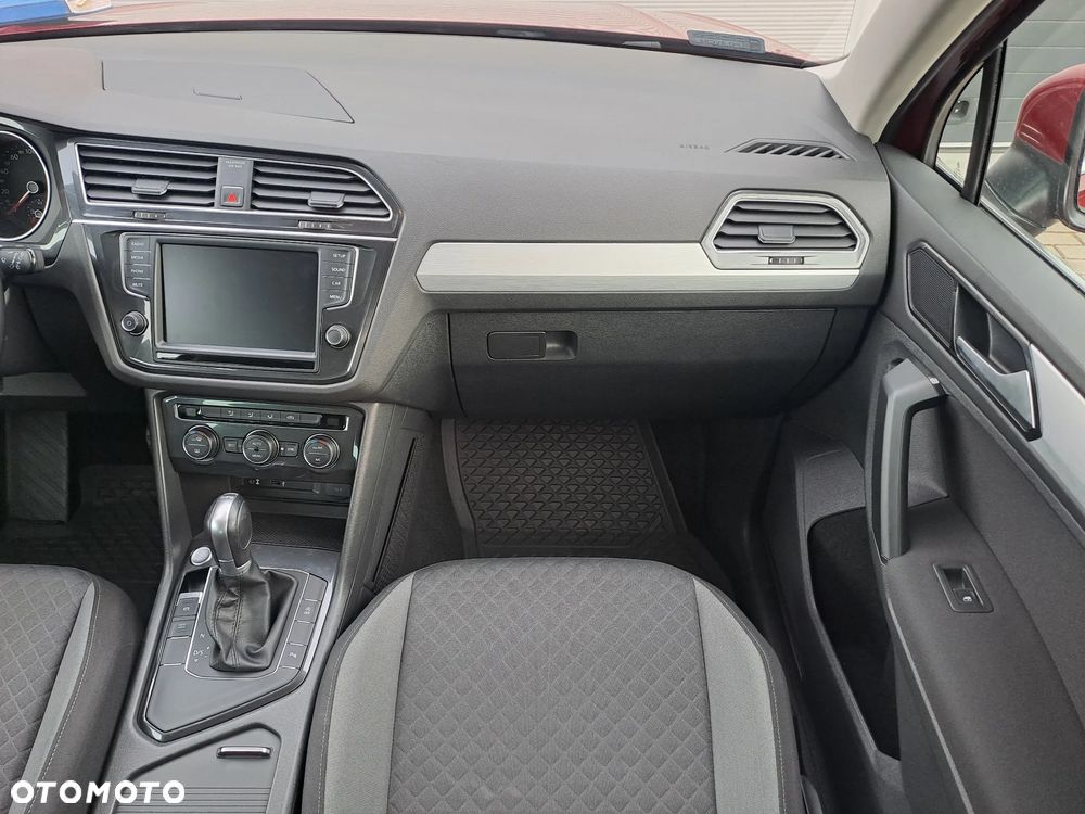 Volkswagen Tiguan - 17