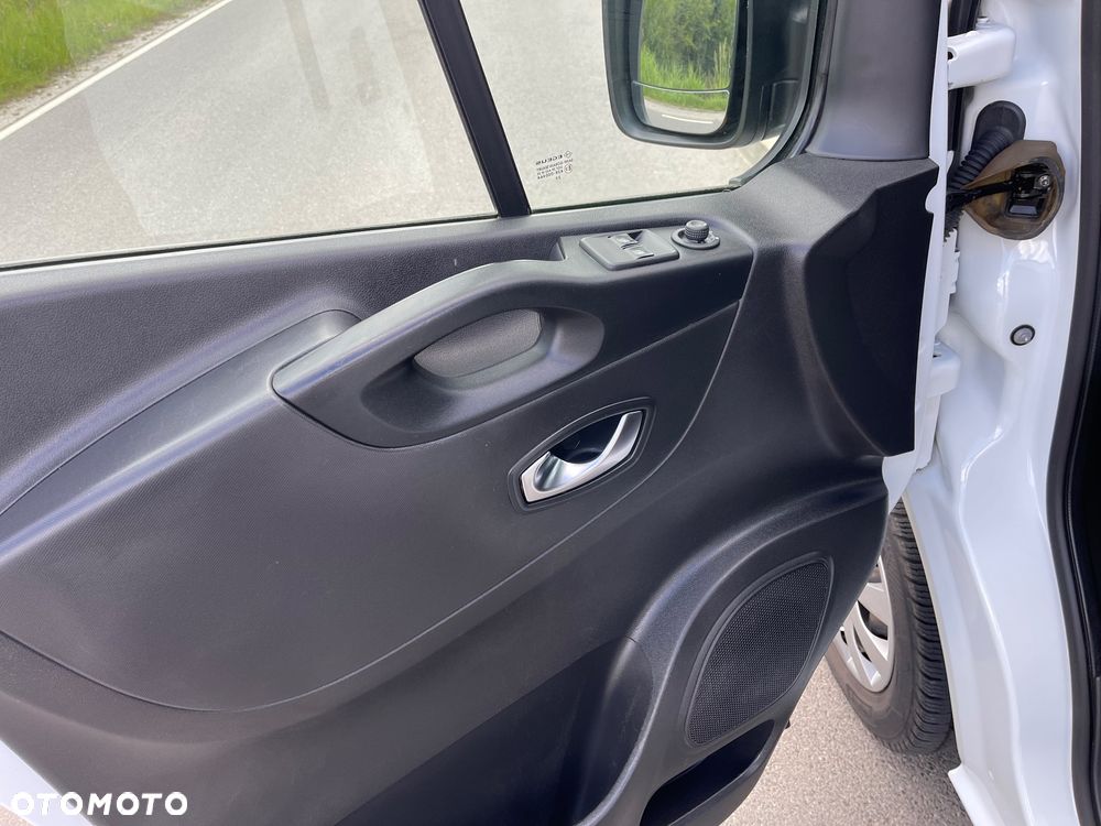 Nissan NV300 - 22