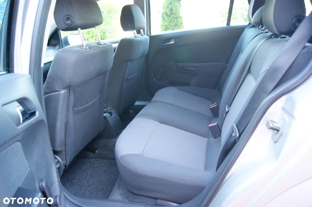 Opel Astra 1.9 CDTI Elegance - 20