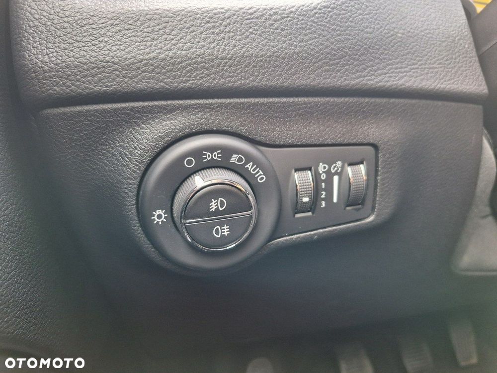 Jeep Compass 1.4 TMair Night Eagle FWD S&S - 17