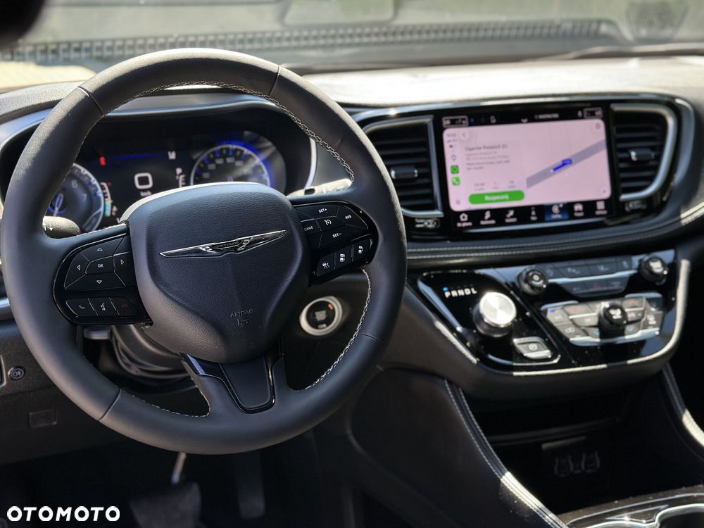 Chrysler Pacifica - 33