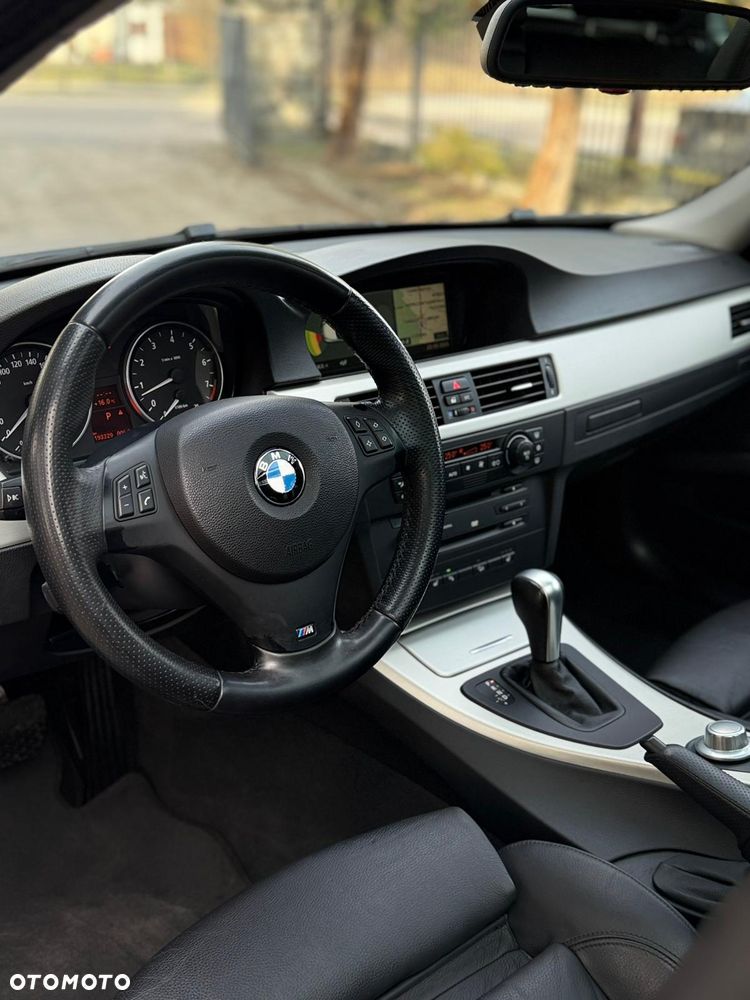 BMW Seria 3 330xi - 10