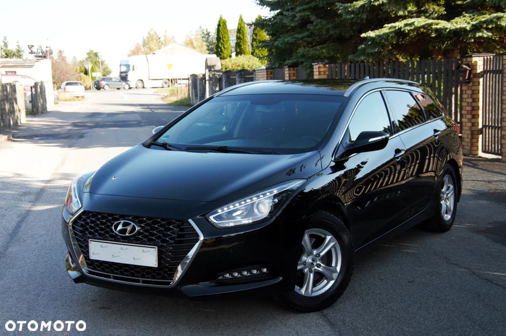 Hyundai i40 Kombi blue 1.6 CRDi DCT Space Plus