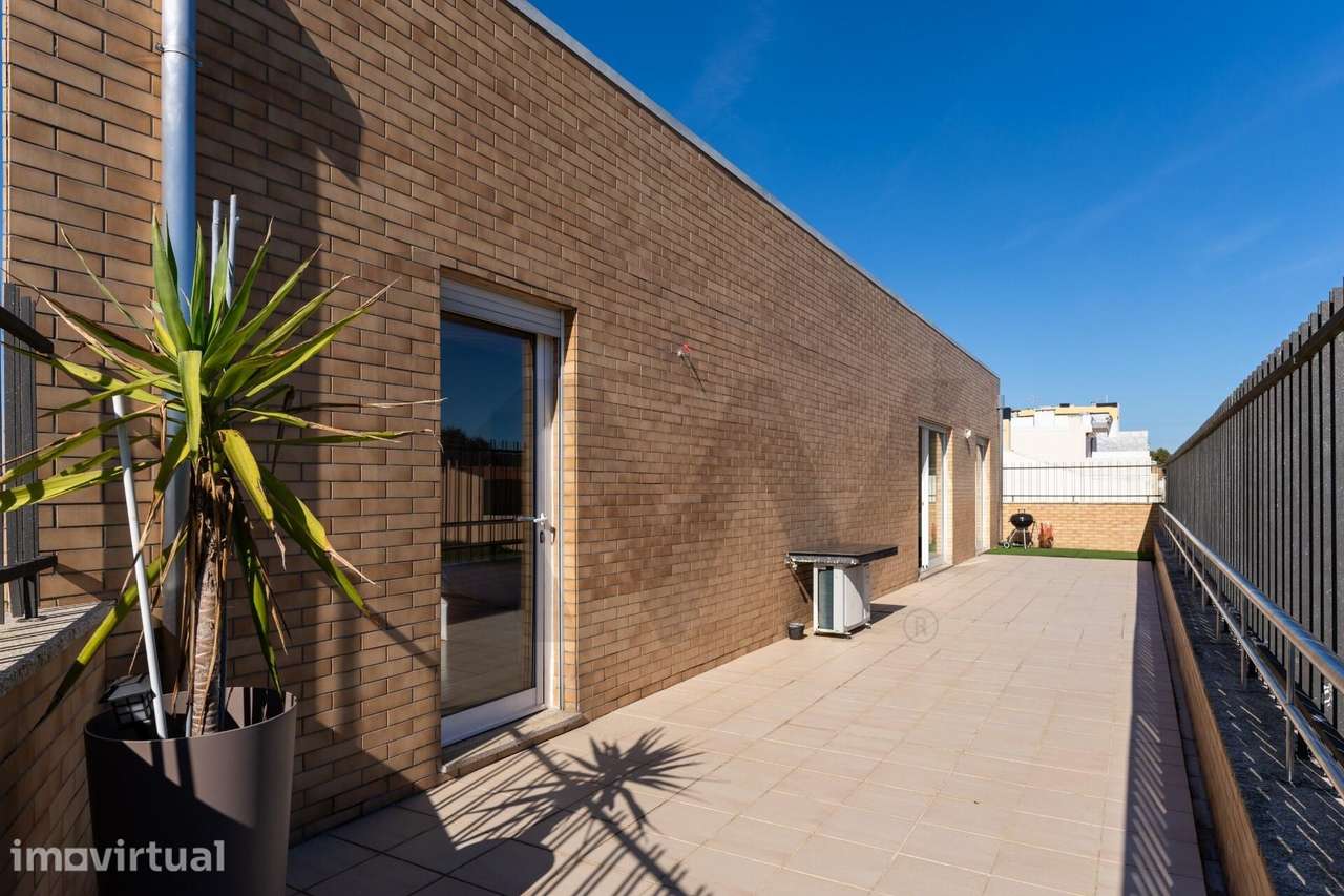 Penthouse T3 Duplex | 190 m2 | 77 m2 de Terraços | 2 lugares de Garage - Grande imagem: 3/39