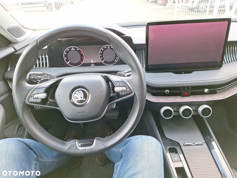 Skoda Superb 2.0 TDI SCR 4x4 L&K DSG - 13