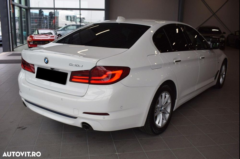 BMW Seria 5 520d xDrive Touring Aut. Sport Line - 2