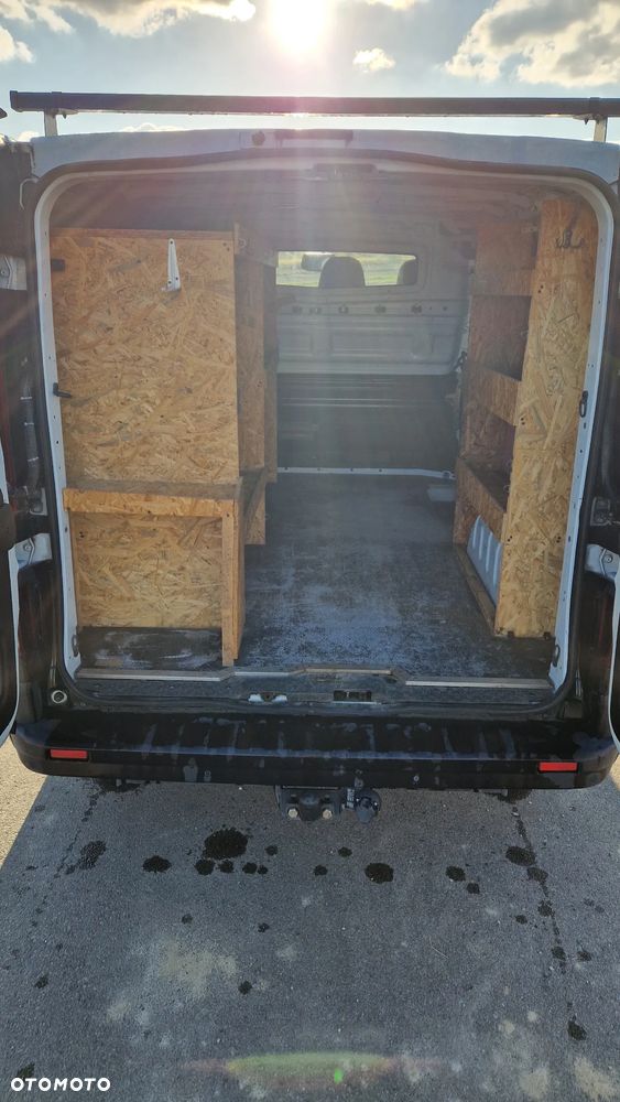 Nissan NV300 - 11
