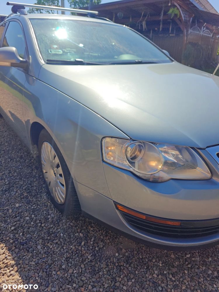 Volkswagen Passat 2.0 TDI DPF BlueMot Trendline - 17