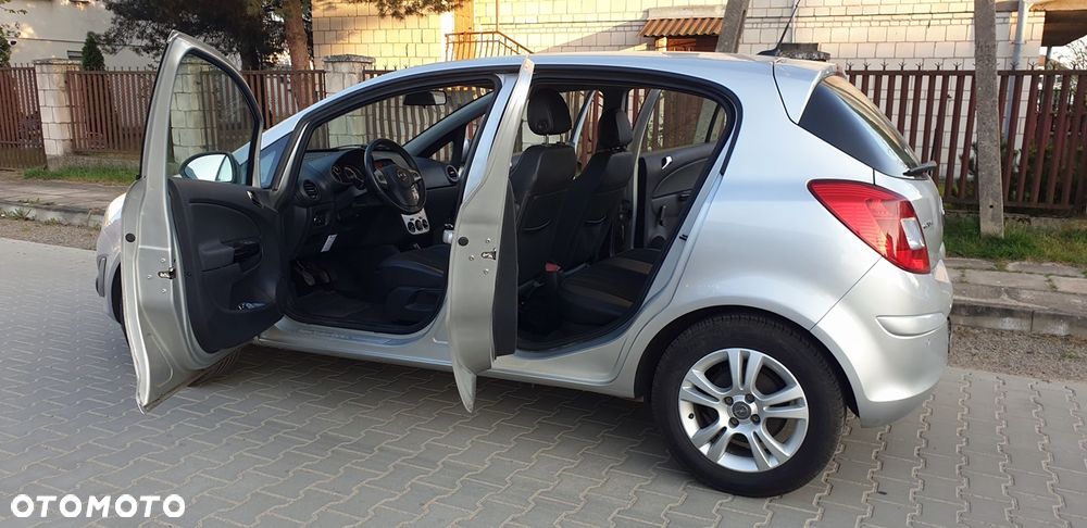 Opel Corsa 1.4 16V EcoFLEX Start-Stop 150 Jahre - 12