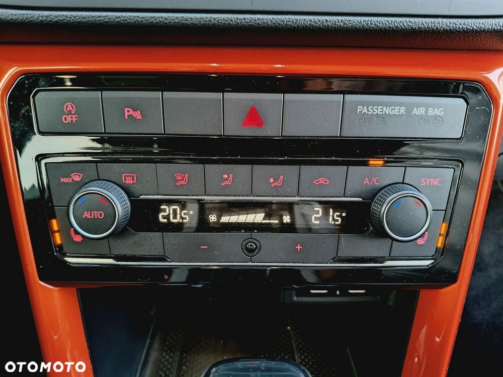 Volkswagen T-Cross - 22