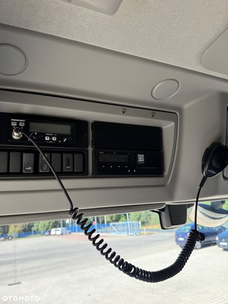 Volvo FL - 9