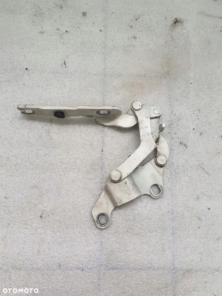 ZAWIAS MASKI PRAWY BMW 1 E81 E87 7060560 - 2