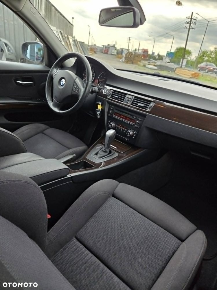 BMW Seria 3 320i - 20