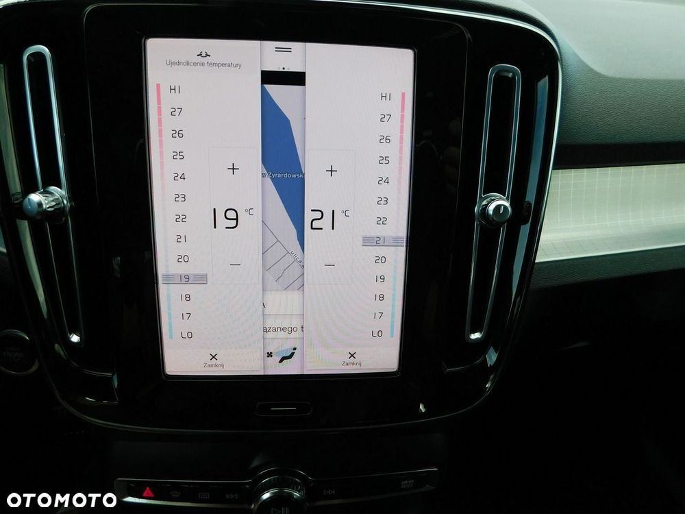 Volvo XC 40 T3 Geartronic Momentum Pro - 18