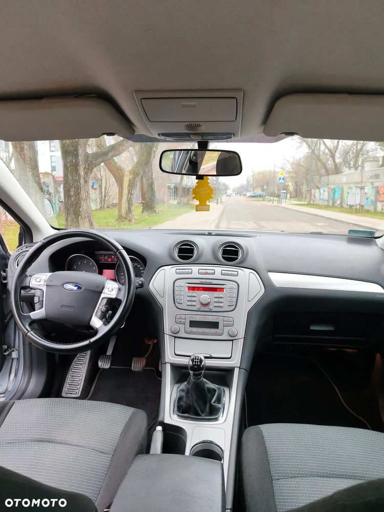 Ford Mondeo 2.0 Ghia - 5